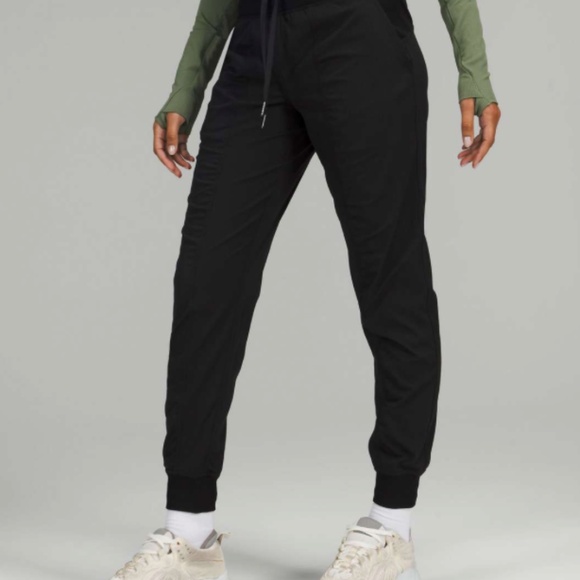 Lululemon black dance studio jogger size 4, 27" comfy casual athletic - Picture 1 of 5